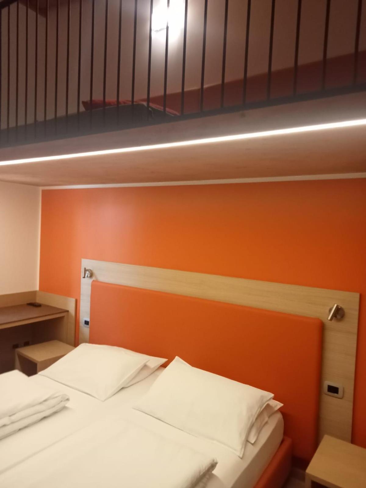 Agritur I Colori Bed & Breakfast Sanzeno Dış mekan fotoğraf